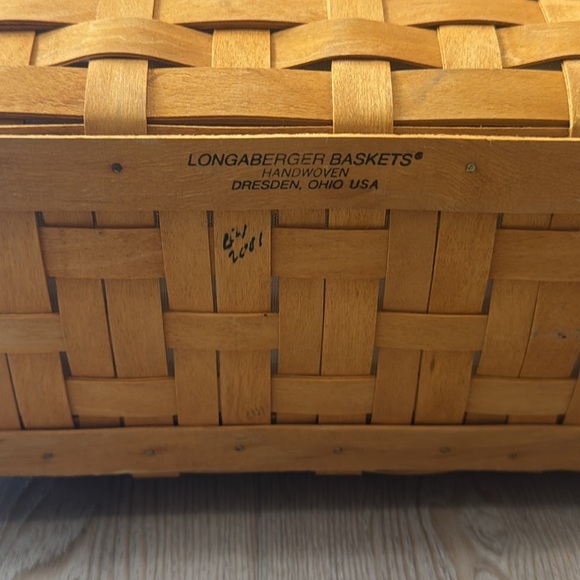 Large Longaberger Boardwalk Basket - Picture 5 of 7